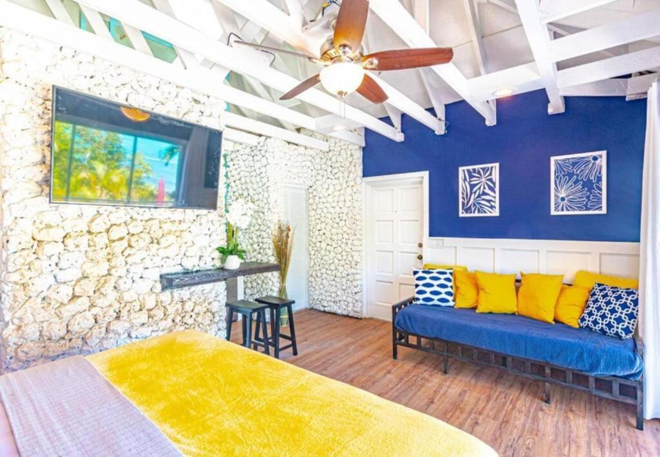 Pool Cottage At Viking Hill - Love Beach 나사우 외부 사진